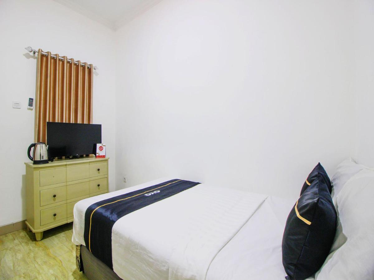 Collection O 91605 Nexdeco House Homestay Syariah Surakarta  Bagian luar foto